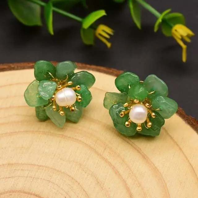 Boucles d'oreilles florale en pierre naturelle