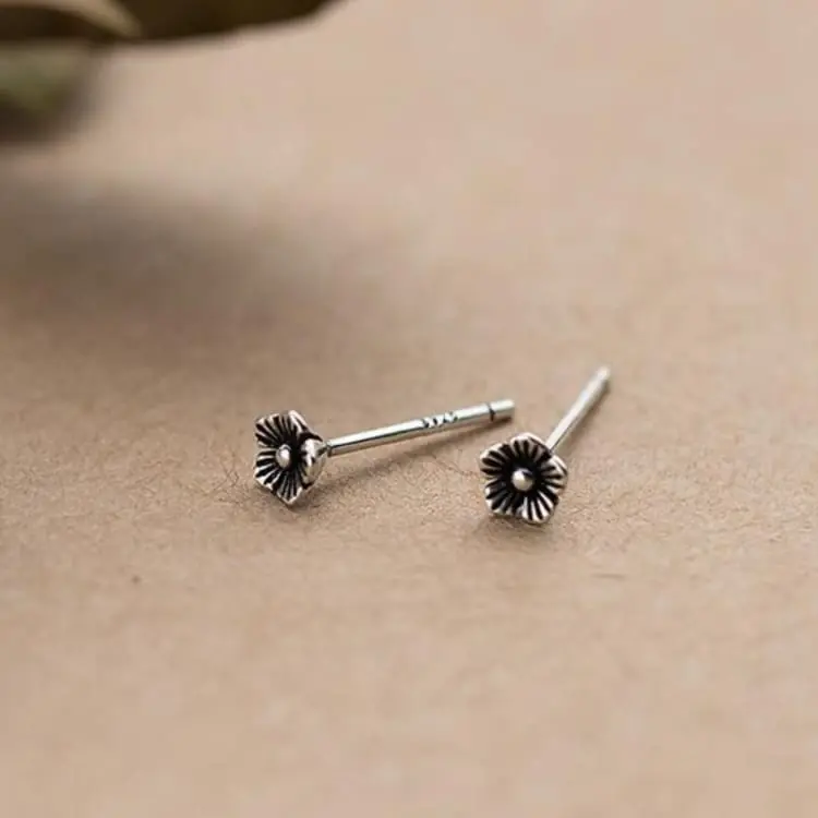 Boucle d'oreille 'Réveil du printemps' fleur de lotus