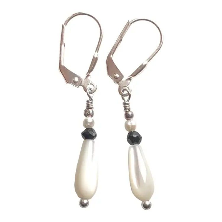 Boucles d'oreilles en Nacre blanche et Argent