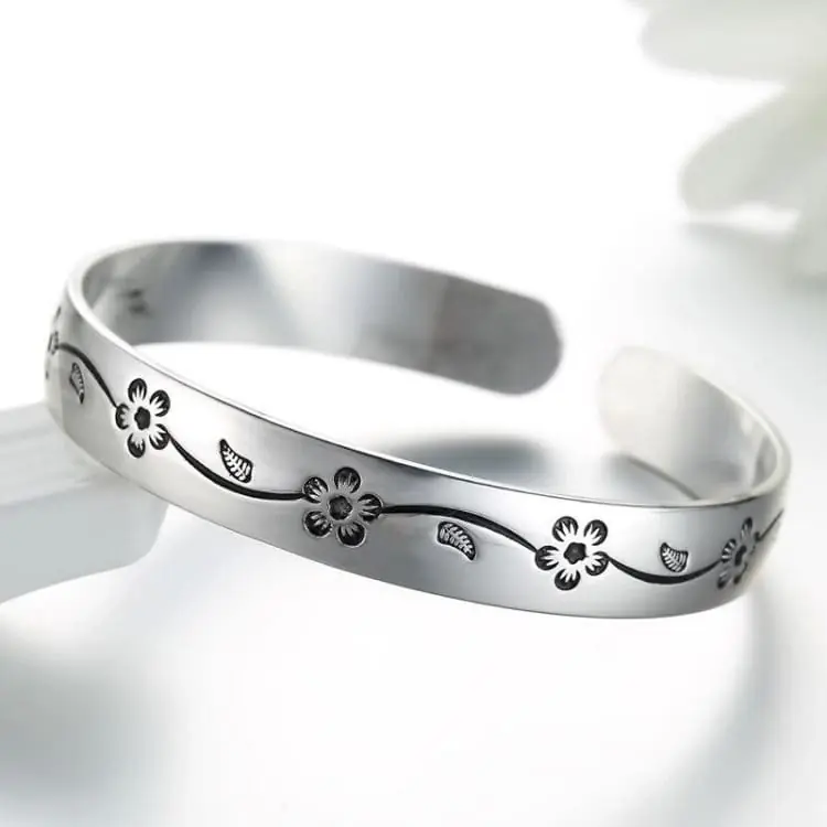 Bracelet ajustable de la Fleur de Prunier