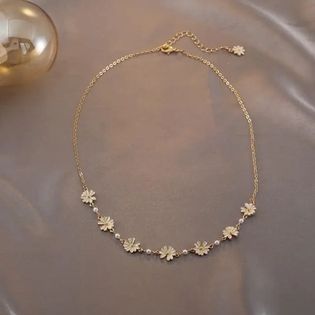 Collier Marguerite ' un peu... beaucoup... passionnément... à la folie '