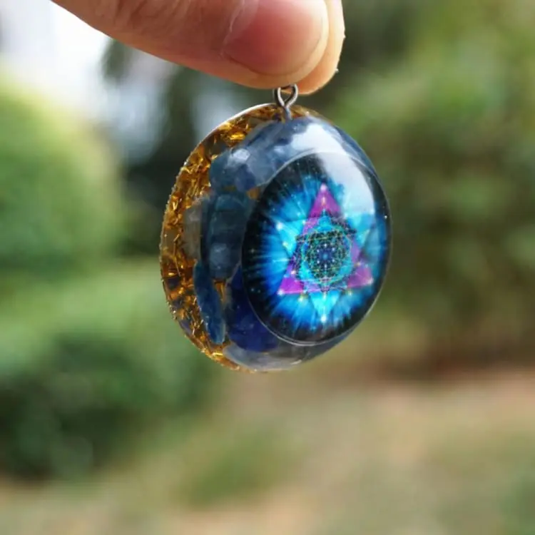 Collier Orgonite 'l'Apelle Céleste' en Cyanite