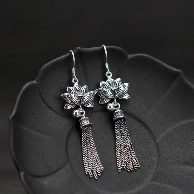 Boucles d'oreilles du renouveau