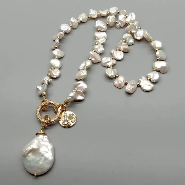 Collier Inspiration baroque en perles Keshi