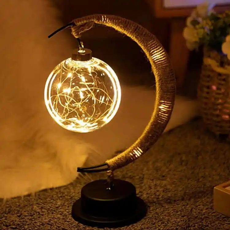 Lampe lune en corde de chanvre.