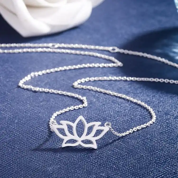 Collier du lotus en argent sterling 925 - ' Le renouveau '