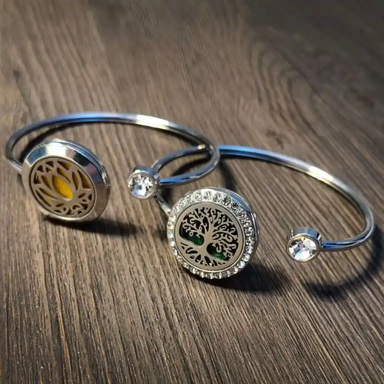 Bracelet diffuseur d'huiles essentiels