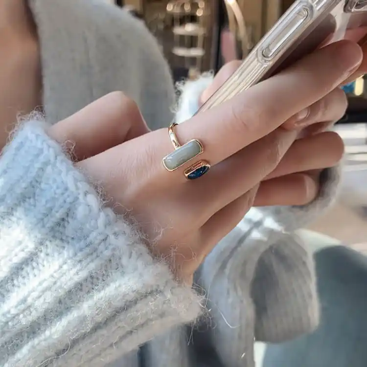 Bague Ajustable Vintage ' l'asymétrie colorée'