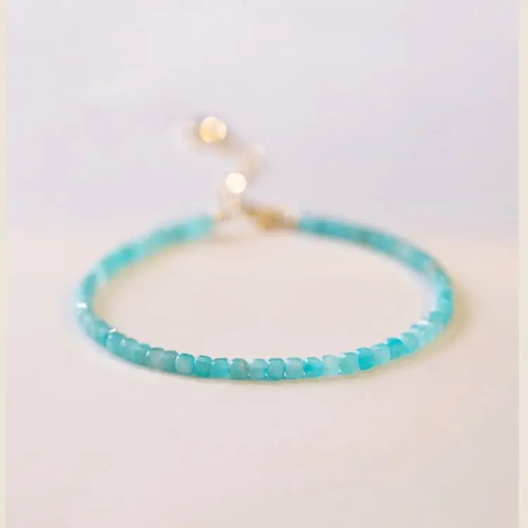 Bracelet fin en Amazonite bleue
