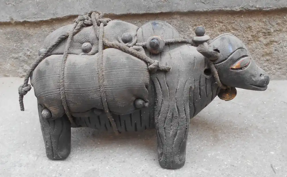 Statue de Yak en bois