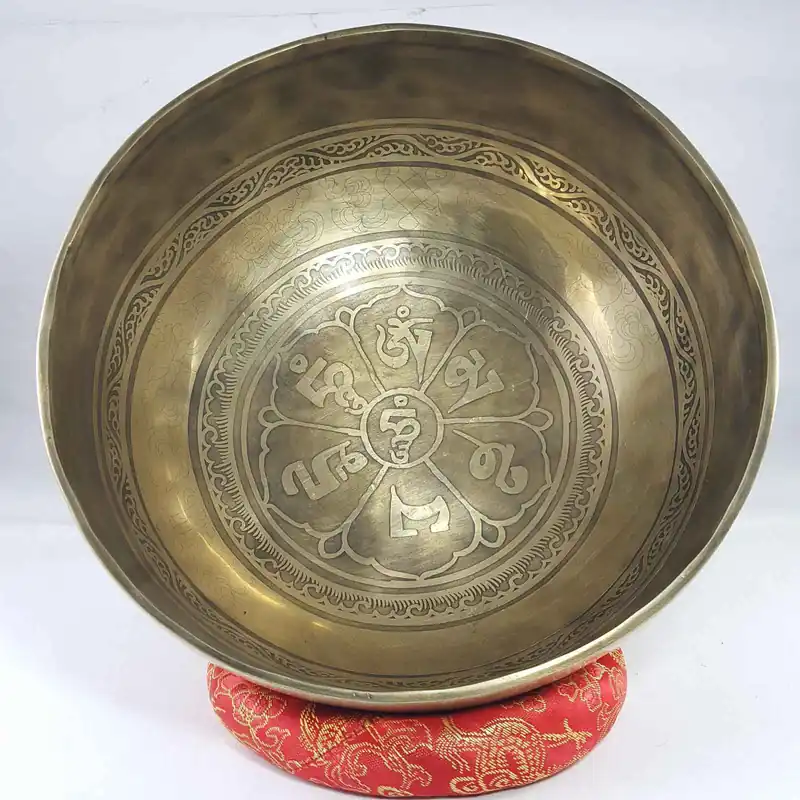 Bol chantant en bronze avec Om Mane Padme Hum