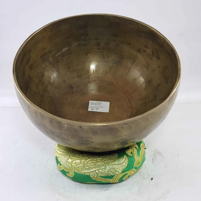 Bol chantant en bronze avec finition antique