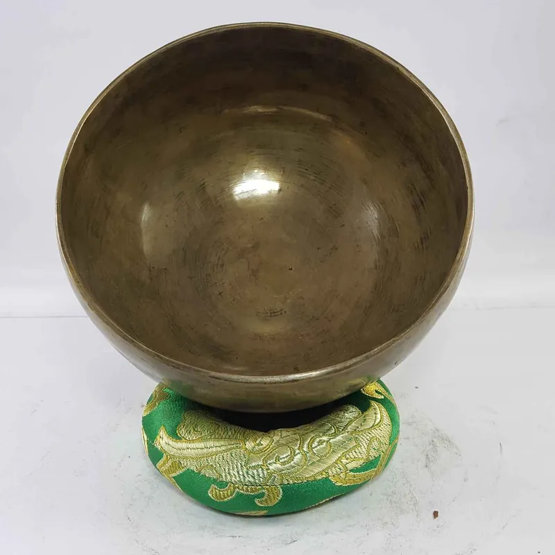 Bol chantant en bronze avec finition antique