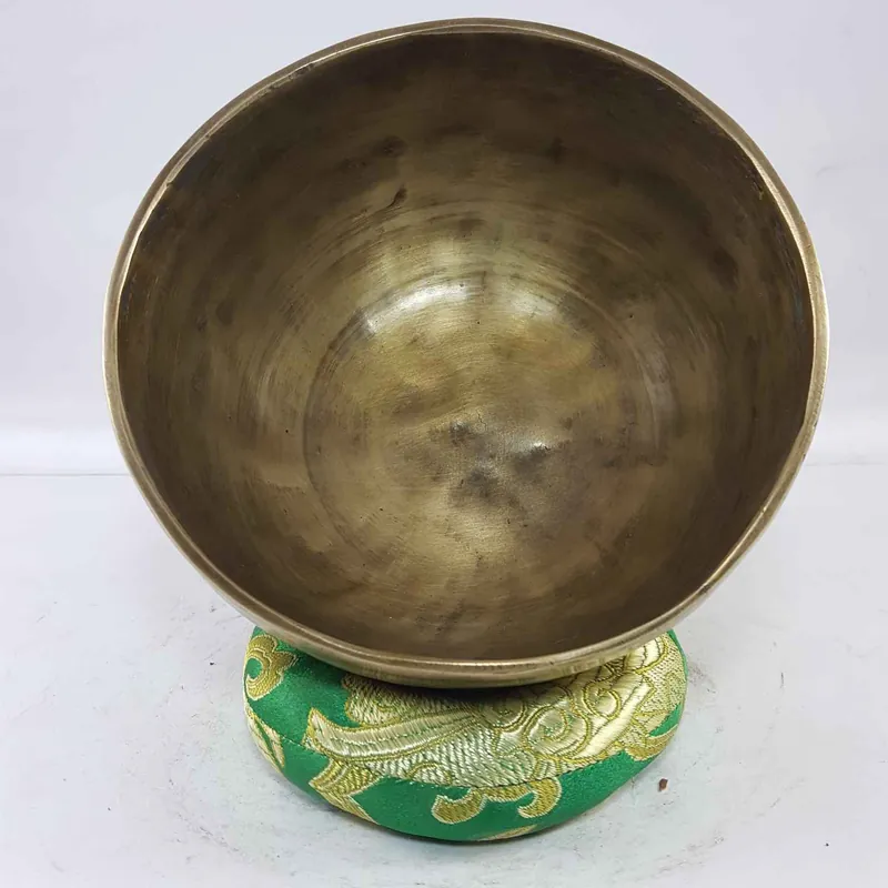 Bol chantant en bronze avec finition antique