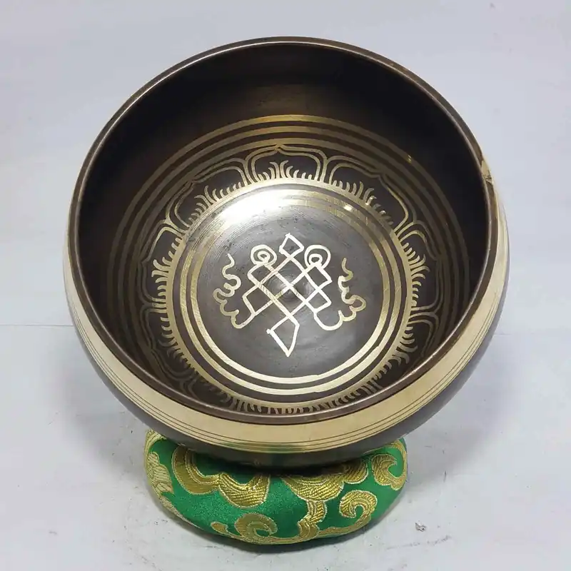 Design of the Endless Knot on a Singing Bowl