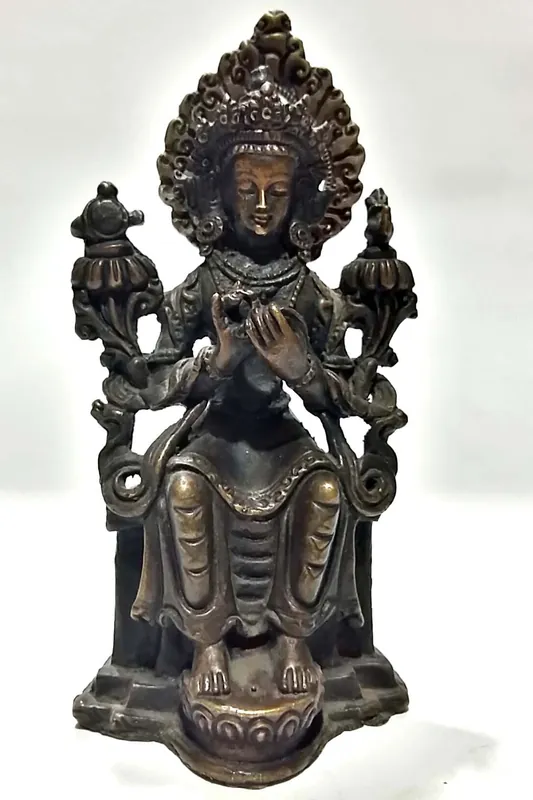 Statue du Bouddha Maitreya