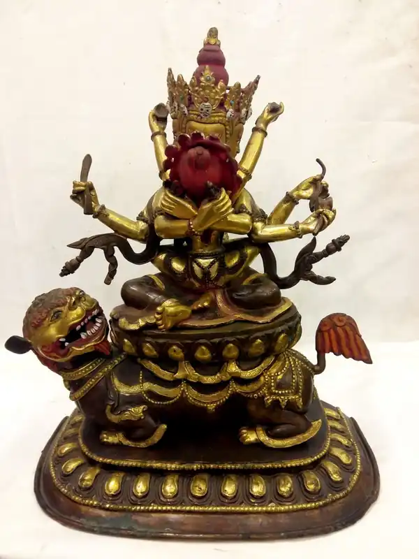 Statue ancienne de Vajrasattva Shakti à six bras