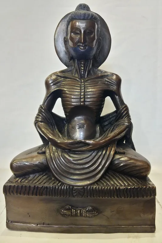 Statue du Bouddha en méditation (Fasting Buddha)