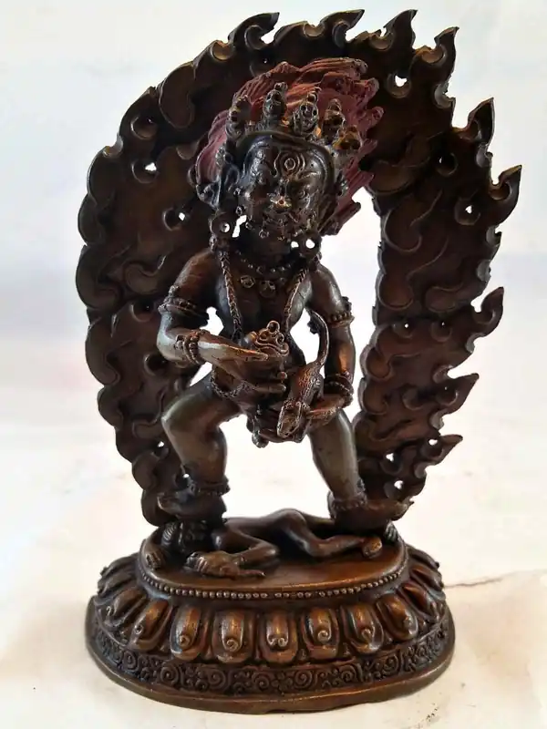 Statue de Black Jambhala