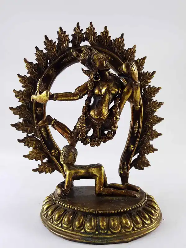 Vidhyadhari Aaksah Jogini Statue de Jogini Volante en Cuivre