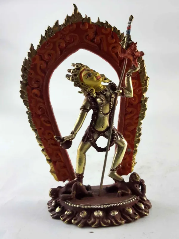 Statue en cuivre de Vajrayogini au visage peint