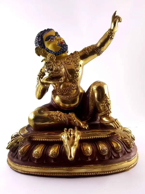 Statue du Mahasiddha Virupa au visage peint
