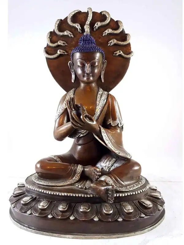 Statue de Nagarjuna Magasuddhi