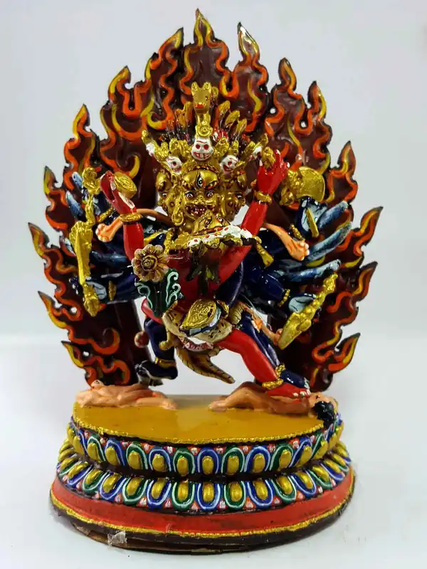 Statue Thangka de Hayagriva, finition colorée artisanale.