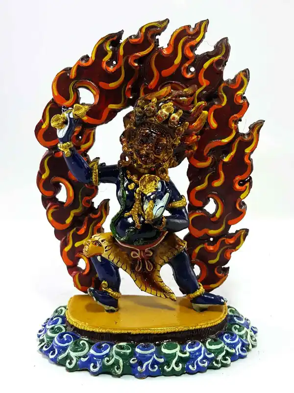 Statue de Vajrapani en thangka, finition colorée artisanale.