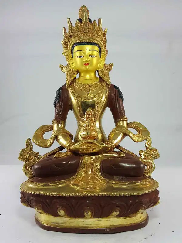 Statue d’Aparmita au Visage Peint