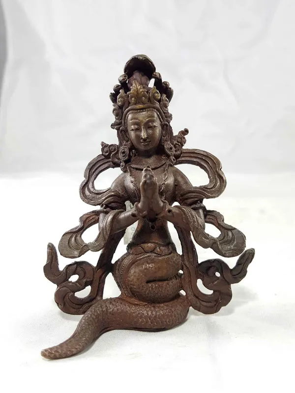 Statue miniature en cuivre de Nagakanya