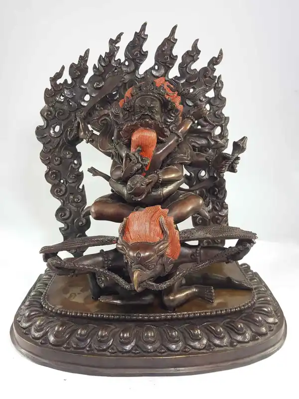 Statue de Gyalpo Marutse