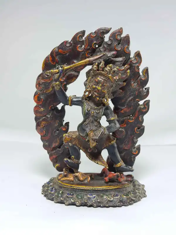 Statue en cuivre de Chandrama Roshan avec des couleurs Thanka