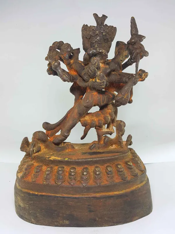 Statue en laiton de Chakrasamvara avec base en bois