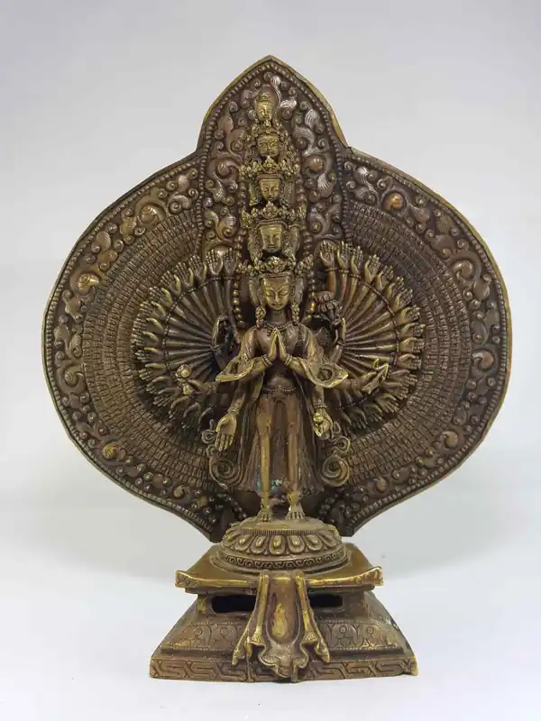 Statue tibétaine de Sahasrabhuja Avalokitesvara
