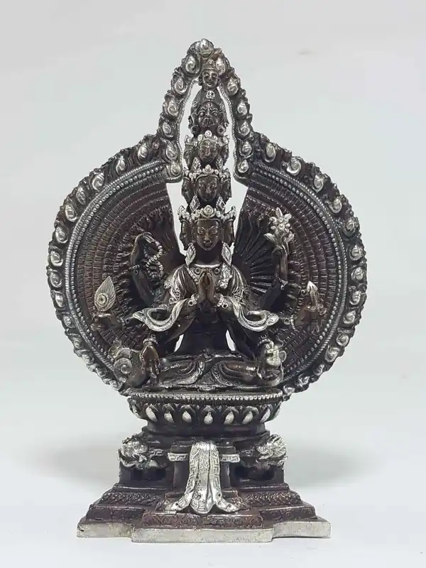 Statue tibétaine de Sahasrabhuja Avalokitesvara