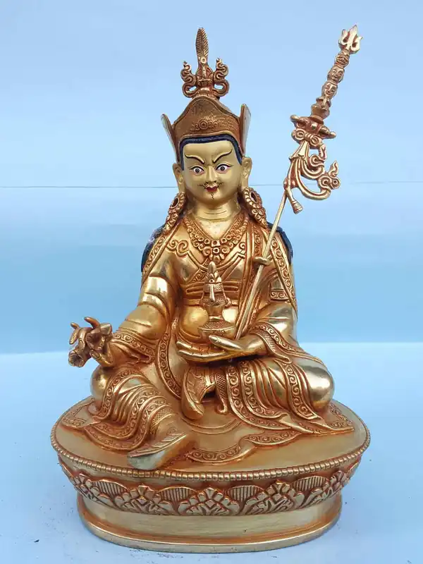 Statue de Padmasambhava faite à la main