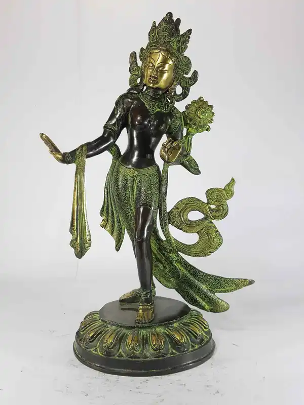 Statue tibétaine de la Tara blanche dansante