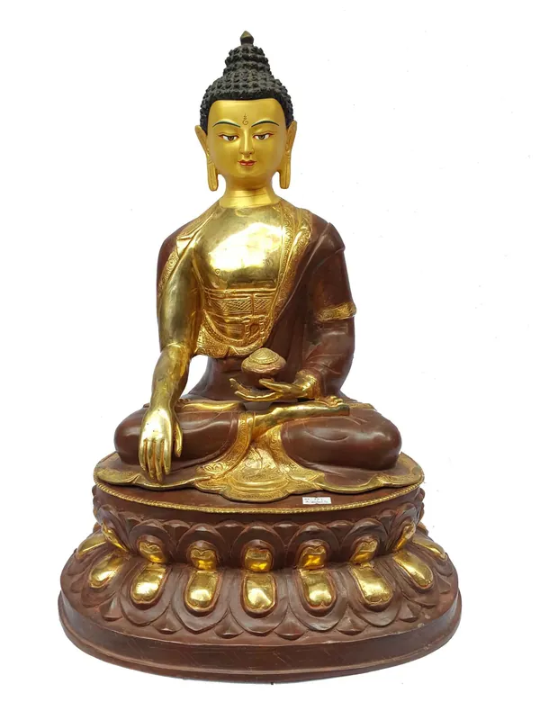Statue du Bouddha Shakyamuni au visage peint