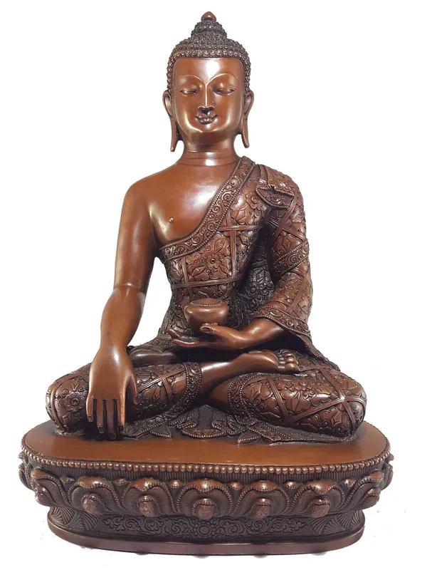 Statue de Shakyamuni Bouddha avec une sculpture profonde
