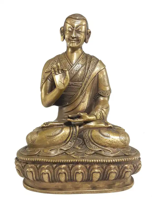 Statue de Gyaltsab Je, disciple de Tsongkhapa, finition en bronze.