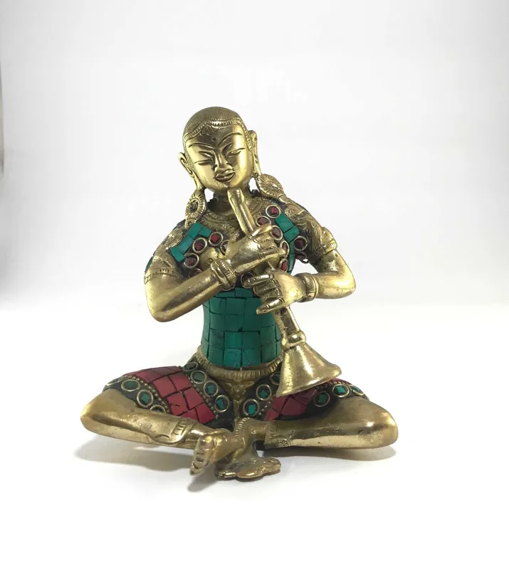 Statue du joueur de shehnai avec monture en pierre