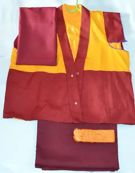Ensemble de vêtements de moine tibétain