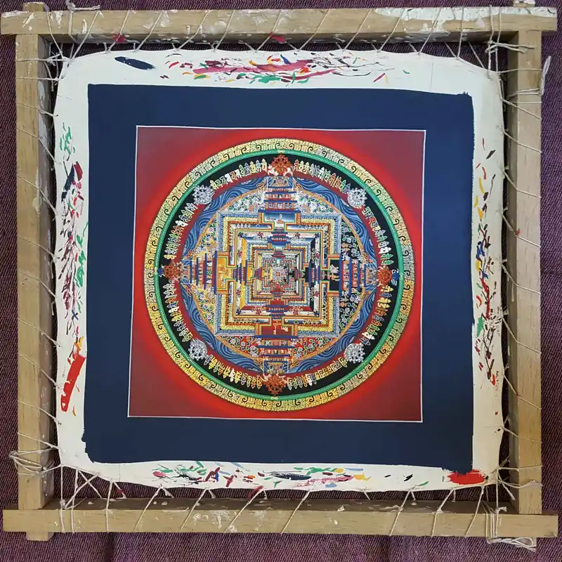 Peinture du Mandala Rouge de Kalachakra