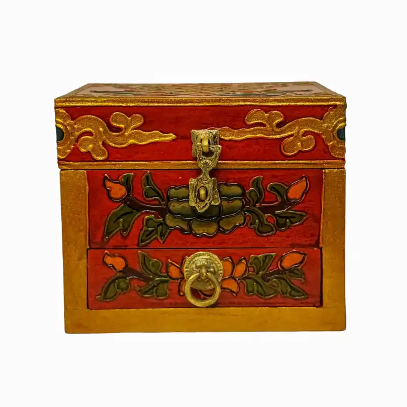 Boîte rituelle en bois tibétain avec peinture en couleur