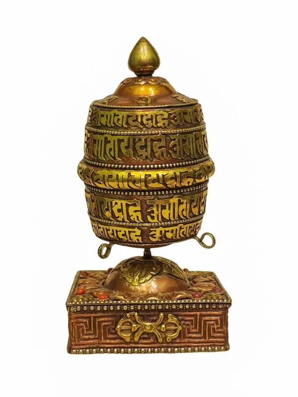 Moulin à prières en laiton pour la pratique du Vajrayāna