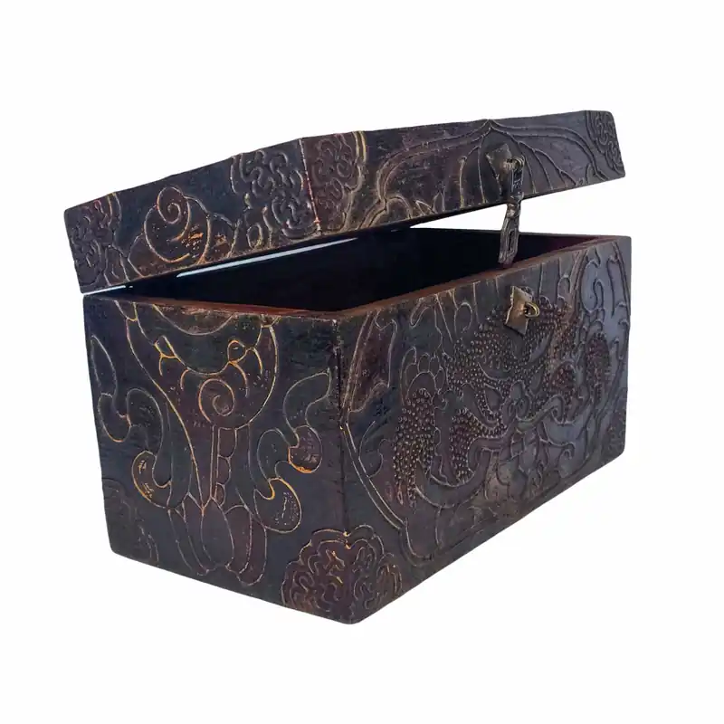 Boîte rituelle en bois pour la pratique du Vajrayana