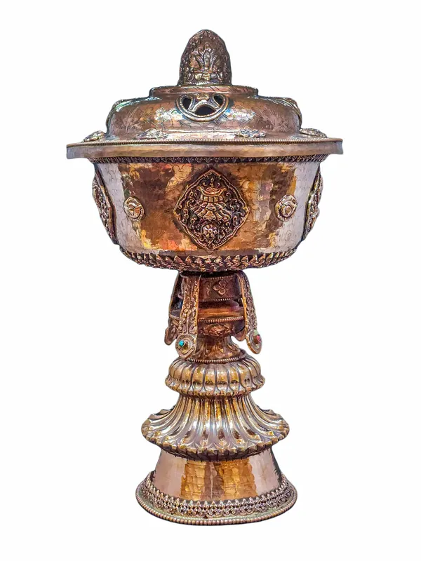 Lampe à beurre en cuivre pour les rituels bouddhistes