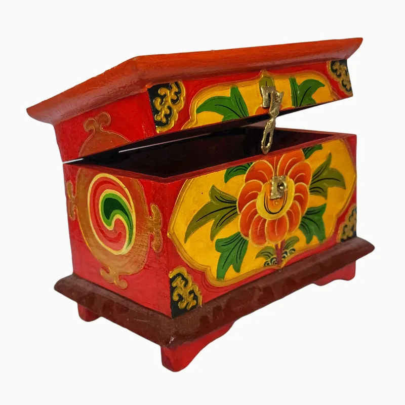 Boîte rituelle en bois tibétain pour objets sacrés
