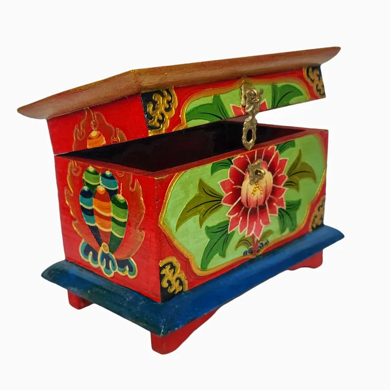 Boîte rituelle en bois tibétaine pour objets sacrés